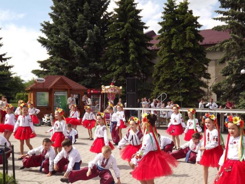 День вишиванки у Глибоці